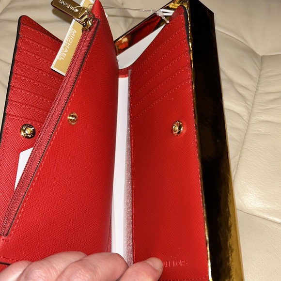 Michael Kors large continental wallet - Picture 5 of 11